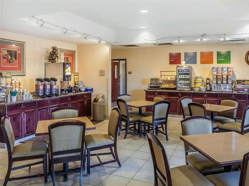 Comfort Inn & Suites Airport Convention Center Reno Esterno foto