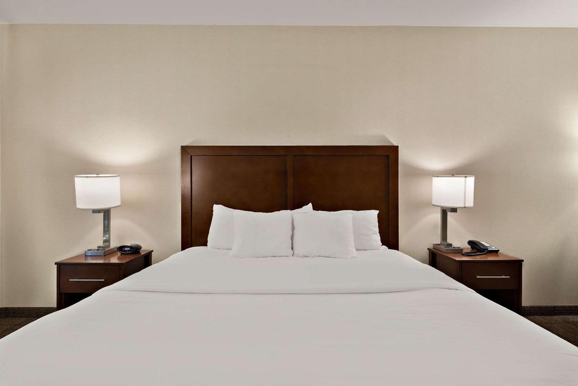 Comfort Inn & Suites Airport Convention Center Reno Esterno foto