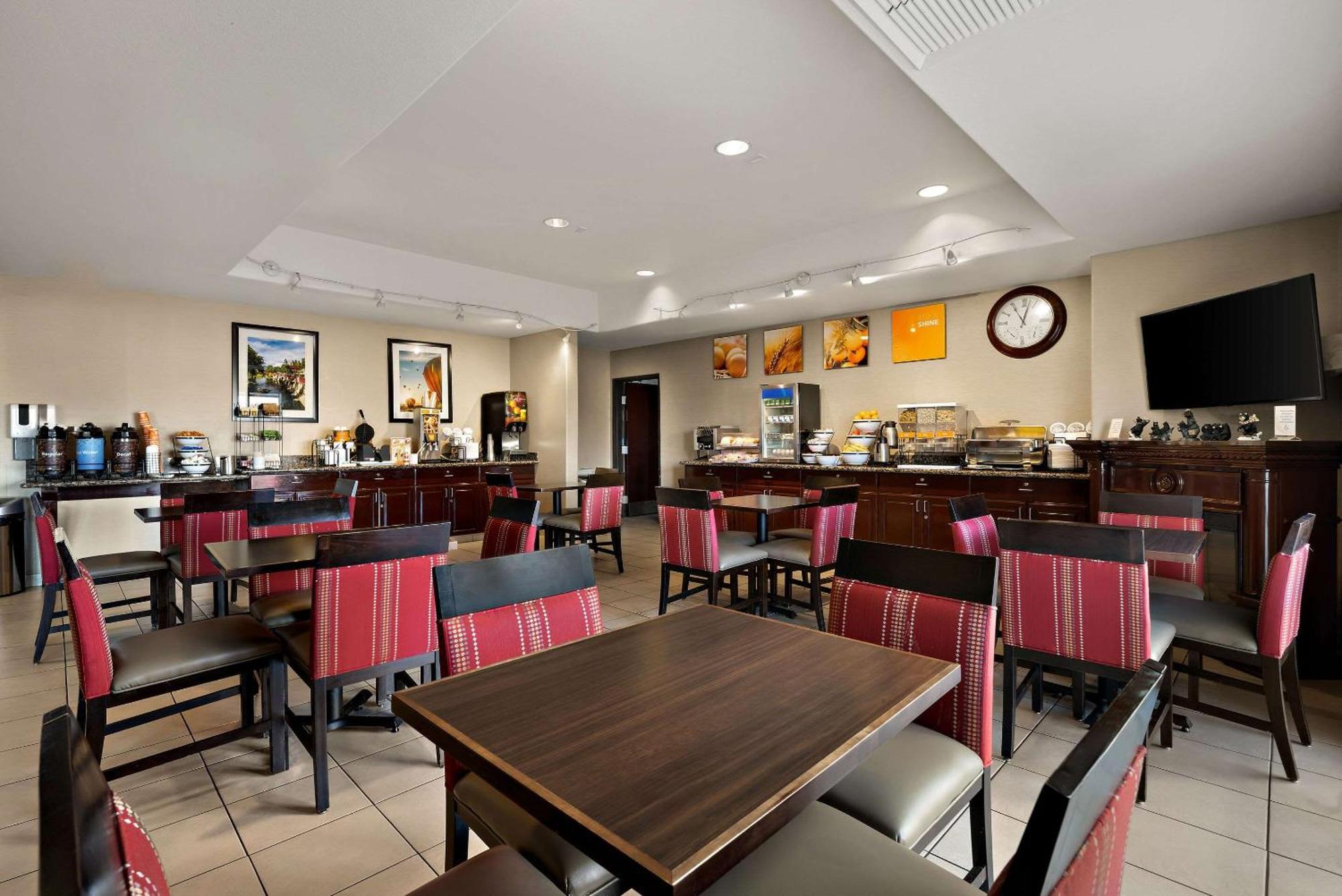 Comfort Inn & Suites Airport Convention Center Reno Esterno foto